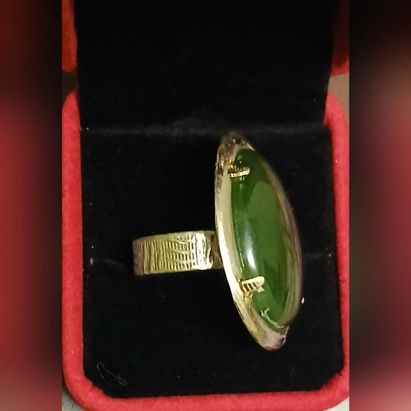 Imperal Green Jade Ring - Picture 2 of 4